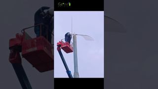 Energia domestica autosufficiente: sistema ibrido con turbina eolica GH-2KW installato in Malesia