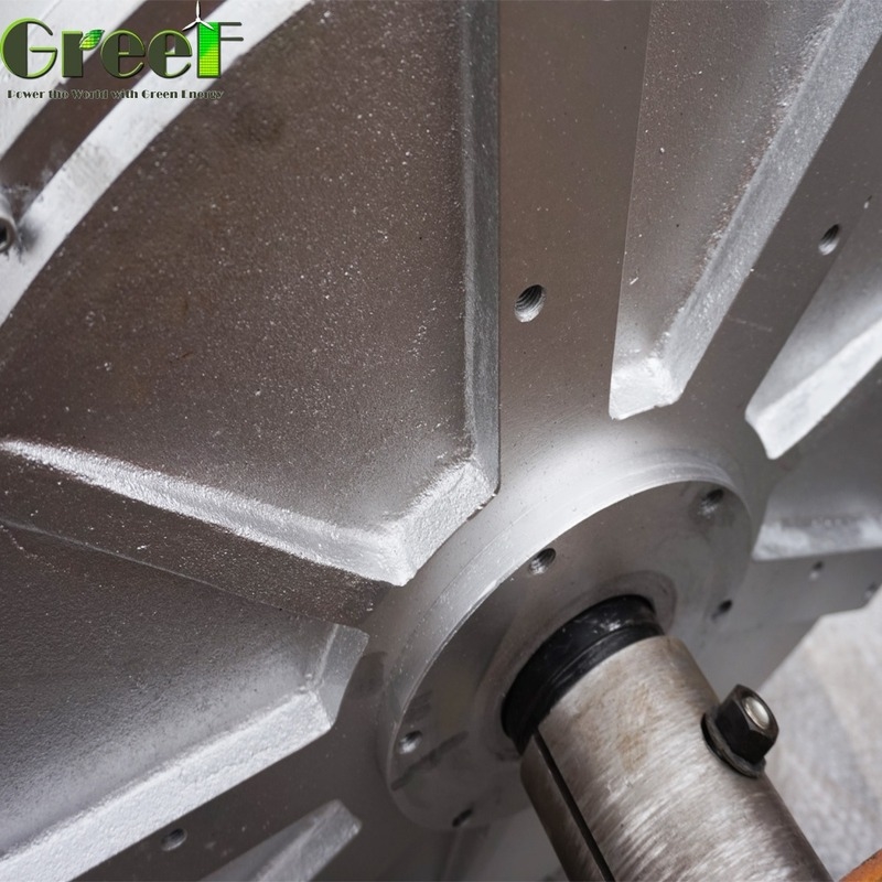 Turbina a vapore Generatore di magneti permanenti senza nucleo Torsione di avvio 0,03 N/M Velocità nominale 100RPM-600RPM Frequenza 50/60Hz