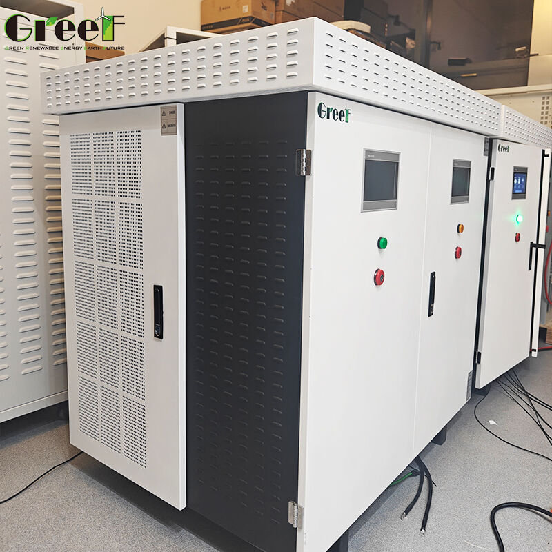 Controller On-Grid ad alta efficienza con batteria agli ioni di litio e touchscreen LCD per la gestione dell'energia