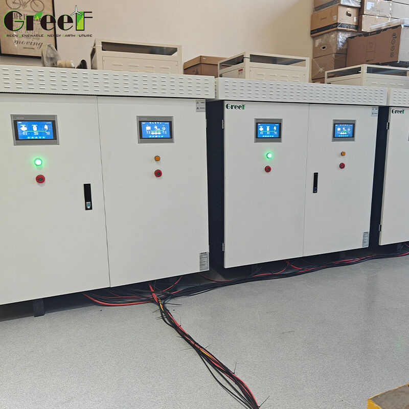 Controller touchscreen LCD con monitoraggio della rete e garanzia di 5 anni per le soluzioni di gestione dell'energia