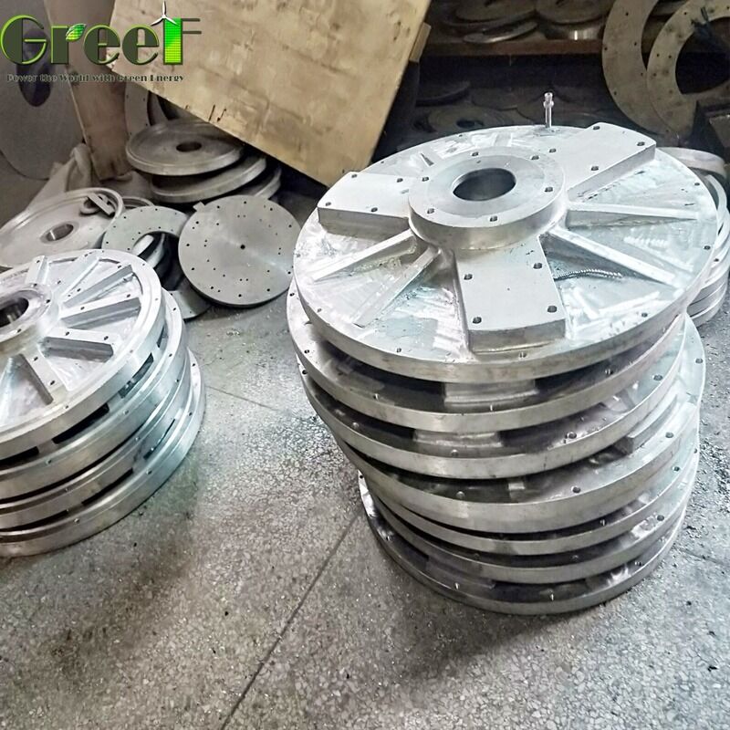 Generatore a magnete permanente senza nucleo con coppia di avvio bassa, elevata efficienza e progettazione priva di manutenzione per applicazioni pesanti