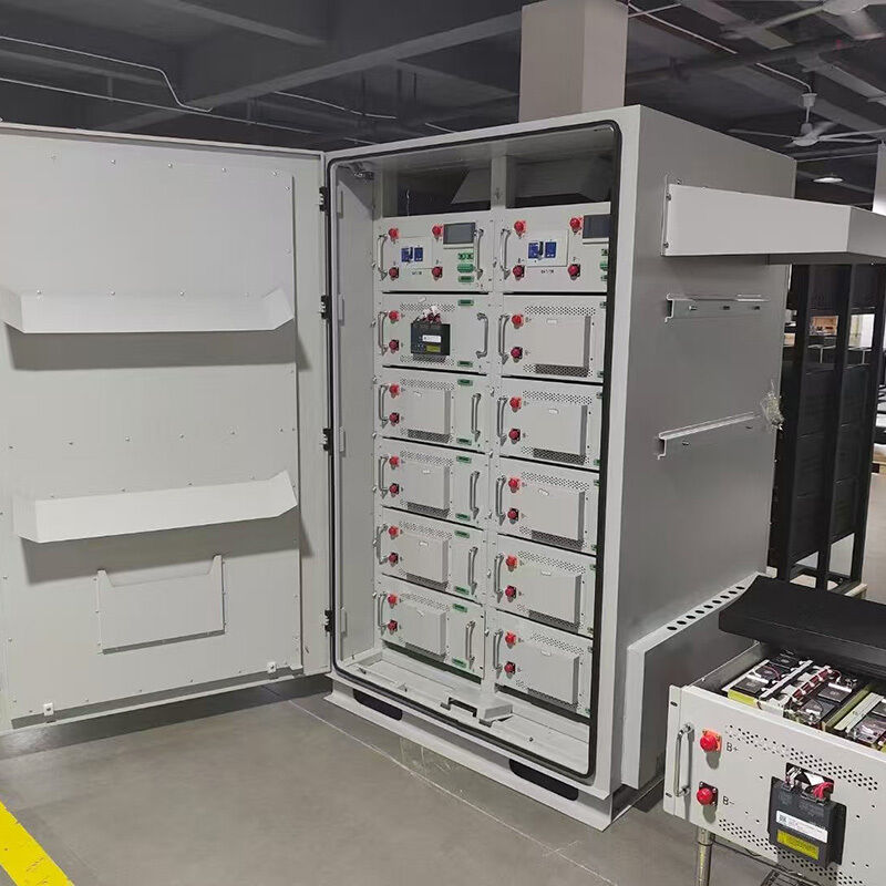 Armadio per batterie da esterno Energia elettrica nominale da 16 kWh con protezione IP54 e scalabilità modulare per l'accumulo di energia
