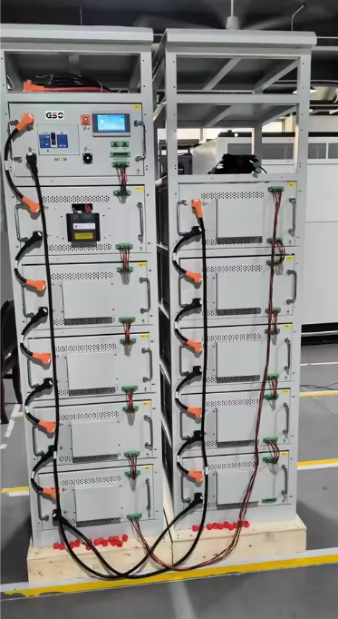 Batteria al litio ad alta tensione con 6000 tempi di ciclo BMS intelligente e dimensioni personalizzate per soluzioni di accumulo dell'energia