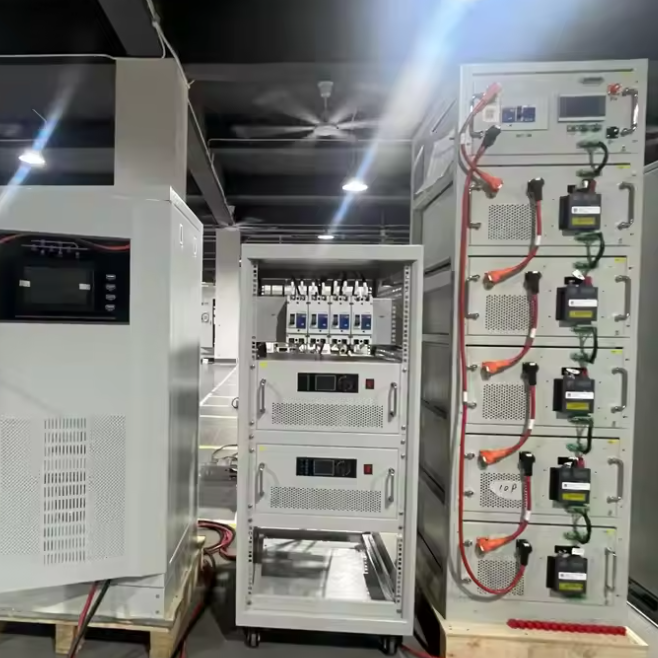 Batteria al litio ad alta tensione con profondità di scarica > 80% Dimensione della batteria personalizzata e Smart BMS per lo stoccaggio dell'energia industriale